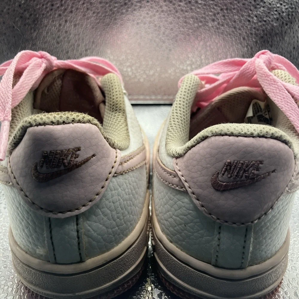 Girls' Nike Air Force 1 Low white Pink Foam Size 13 c
